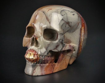 Skull in solid agate carved by hand - Unique piece - Vanity - Memento mori - Cabinet of curiosities