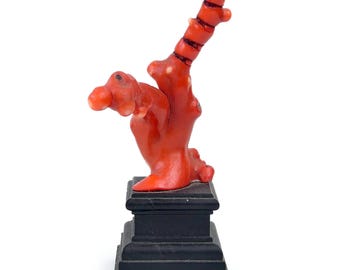 Pied de corail rouge ancien sur socle cubique en bois tourné noir -  Curiosité de la mer - Cabinet de curiosités