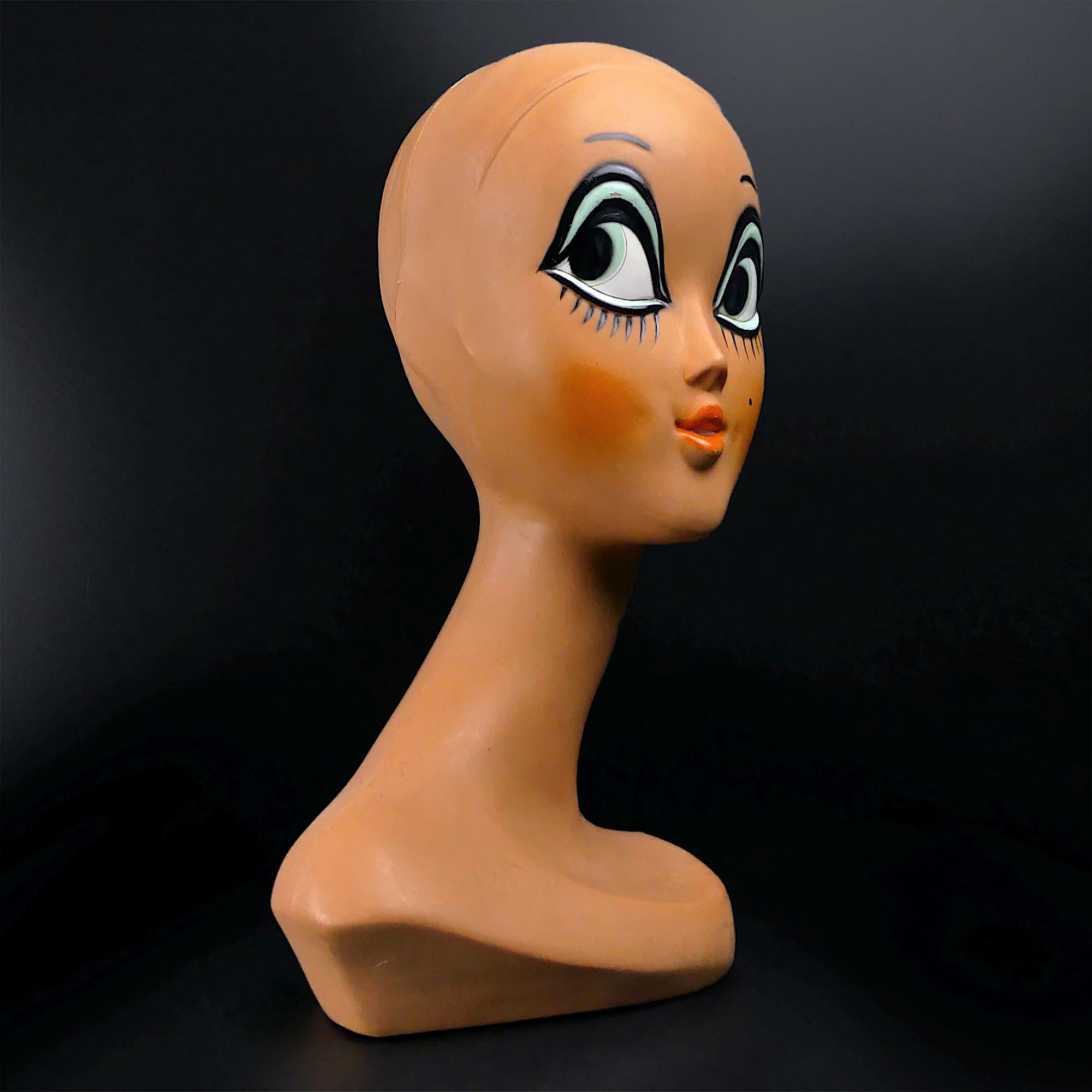 Twiggy head マネキン　レトロポップ ツィッギー　帽子掛け　黒 Vintage Twiggy Mannequin Head: 1971 Huard Signed Pop Decor - Etsy