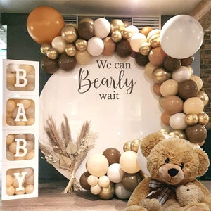 Calcomanía personalizada para baby shower: "Podemos esperar con ansias el arco de globos". Adhesivo personalizado para baby shower. Fondo para baby shower. Temática de osos.