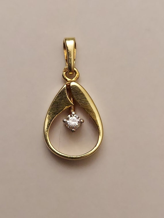 14K Yellow Gold Free-form Diamond Pendant