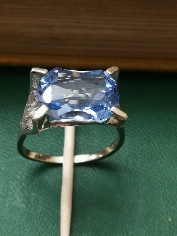 10K White Gold Blue Stone Ring