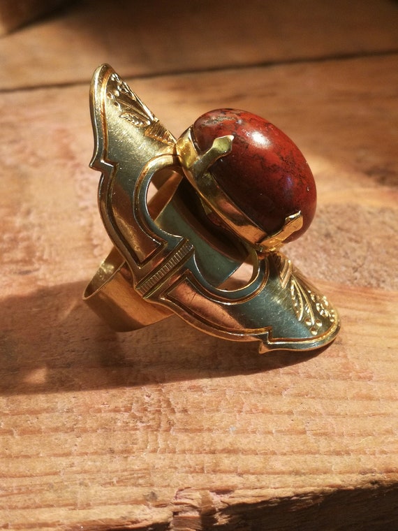 18K Gold Heavy Vintage Red Jasper Ring on Sale