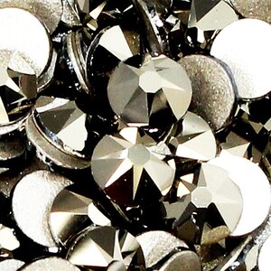 Crystal Metallic Light Gold (001MLGLD) Swarovski 2058 Xilion/ New 2088 Xirius Crystal Flatback No-Hotfix Rhinestones (ss5-ss34) Nail Art