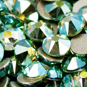 Peridot AB (214AB) Swarovski  2058 Xilion Rose / New 2088 Xirius Crystal Flatback No-Hotfix Round Rhinestones (ss7,ss12-ss30) Nail Art