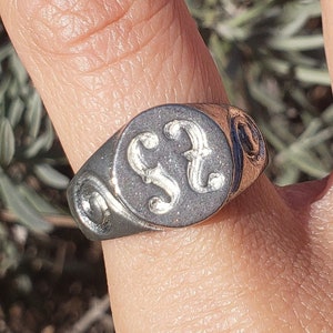 F-holes wax seal signet ring