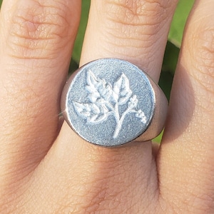Poison ivy wax seal signet ring