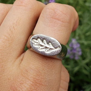 Anillo de sello de lacre con estampado de hoja de roble