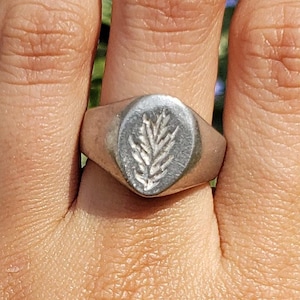 ヨモギの葉の蝋印章リング