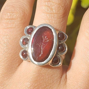 Flower hessonite intaglio signet ring