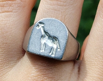 pierścień z pieczęcią woskową w kształcie żyrafy