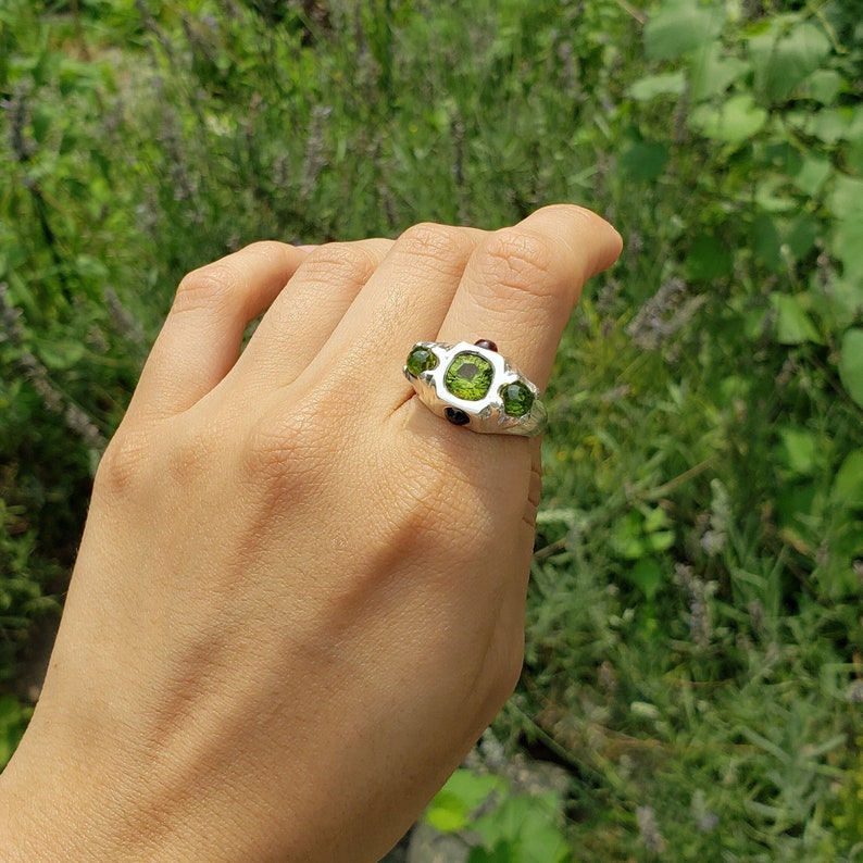 Fantasy cut peridot and garnet multi-stone ring image 1