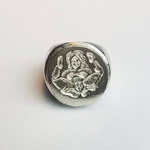 Sheela na gig signet ring