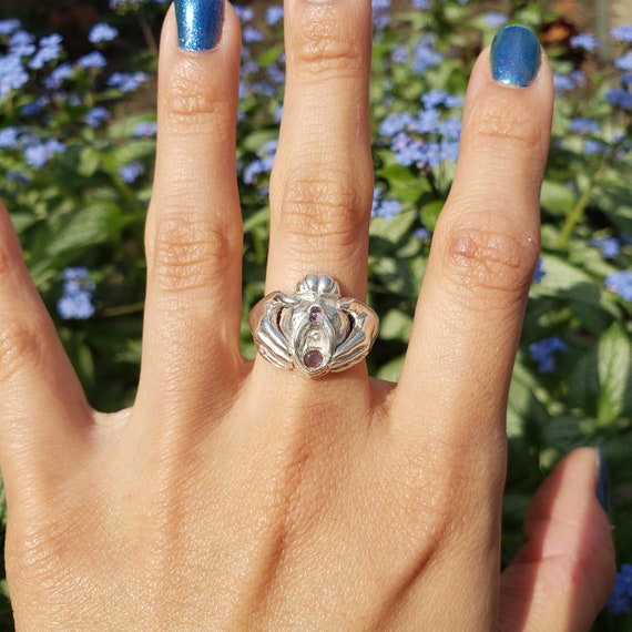 Moonstone claddagh ring deals