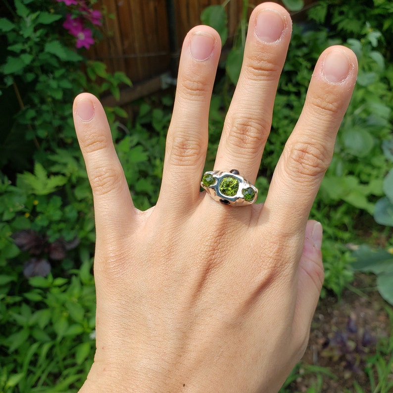 Fantasy cut peridot and garnet multi-stone ring image 3