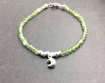 Peridot and silver moon beads bracelet Silver