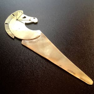 Cuchillo de papel de caballo ? Abridor de letras de latón ? Cortador de papel de latón ? Cuchillo de papel de oficina ? Cuchillo de sobre de latón ? Cuchillo de sobre de caballo para el maestro