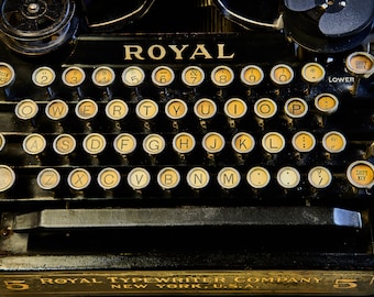 ROYAL TYPEWRITER NO. 5 | photograph