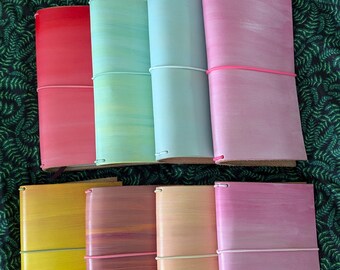 Traveller's Notebooks Colours Hand-Dyed Full-Grain Veg-Tanned Leather