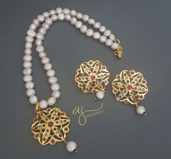 Pearl set hyderabadi best sale