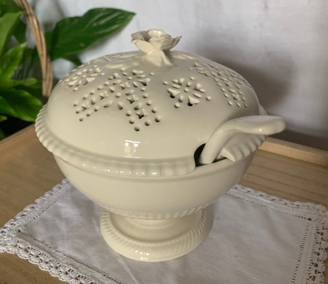 Leedsware Pottery Sauce Tureen With Ladle Etsy