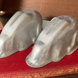 Nut brown Rabbit Moulds set of 2