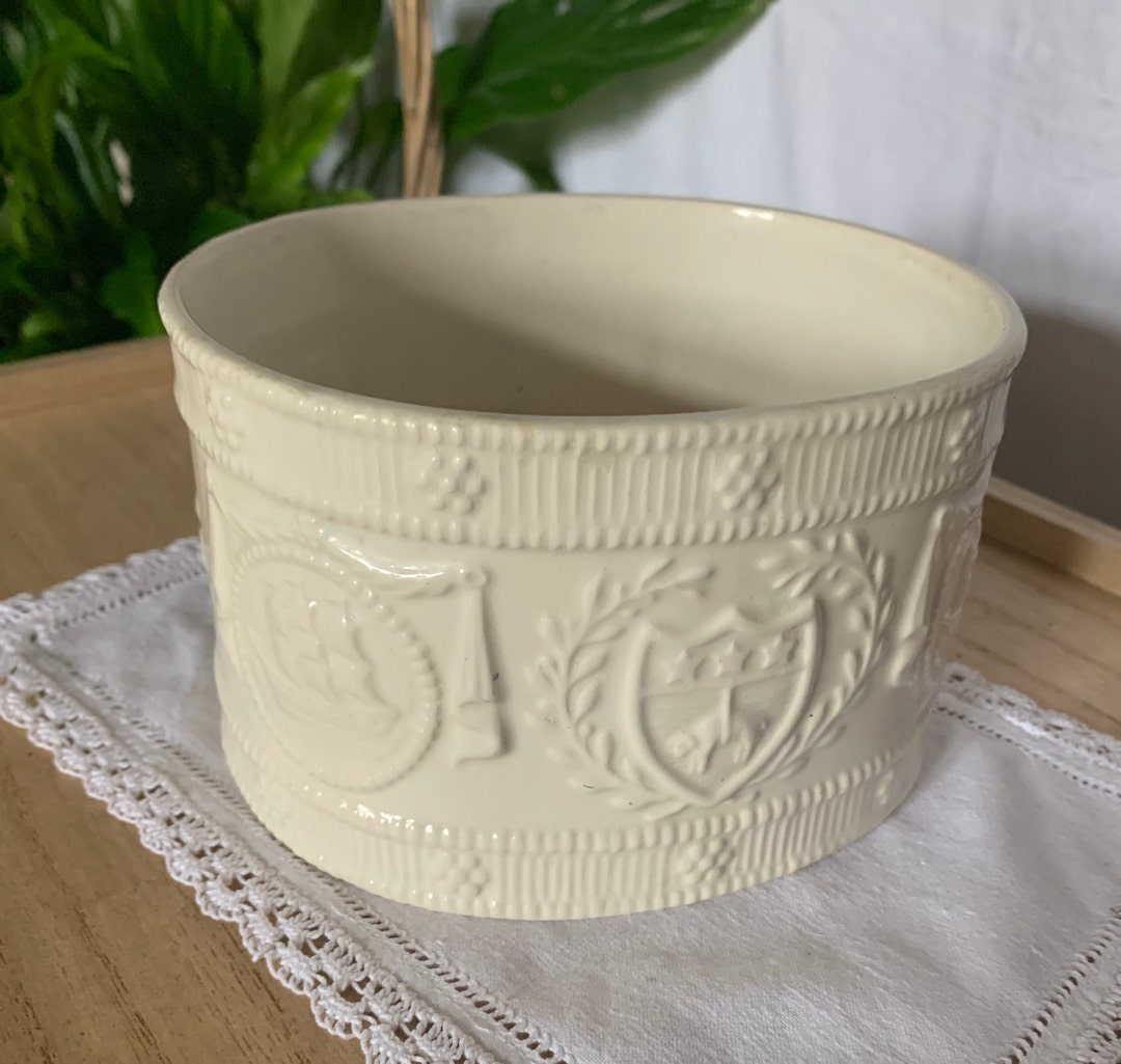 The Creamery Oval Serving Dish