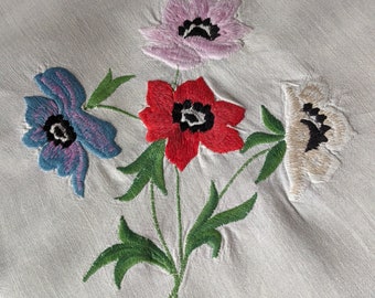 ヴィンテージ刺繍クロス　リネン　花柄刺繍テーブルクロス ヴィンテージリネン刺繍花柄装飾テーブルクロス - Etsy 日本