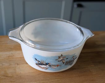 JAJ Pyrex Wild Fowl Lidded Casserole Dish 3 pints capacity
