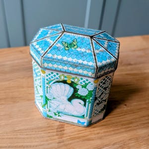 Retro 1980s National Trust tin