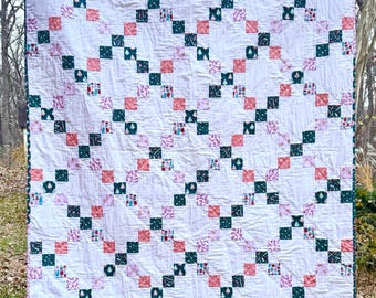 Sweet Ceramics Christmas Irish Chain Throw Quilt