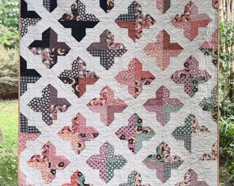 Taffy Trellis Ombre Halloween Throw quilt
