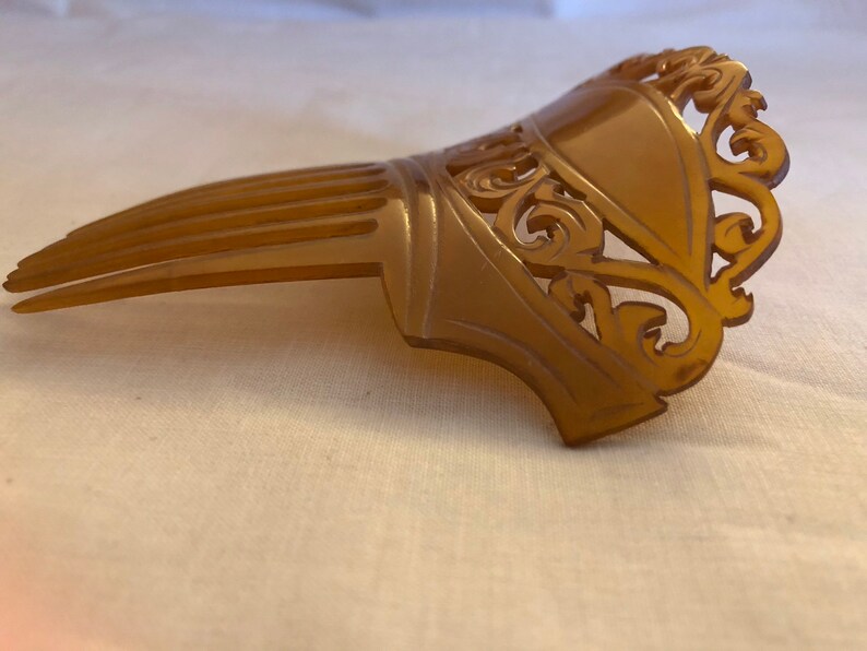 Vintage Hand Carved Clarified Horn Antique Haircomb