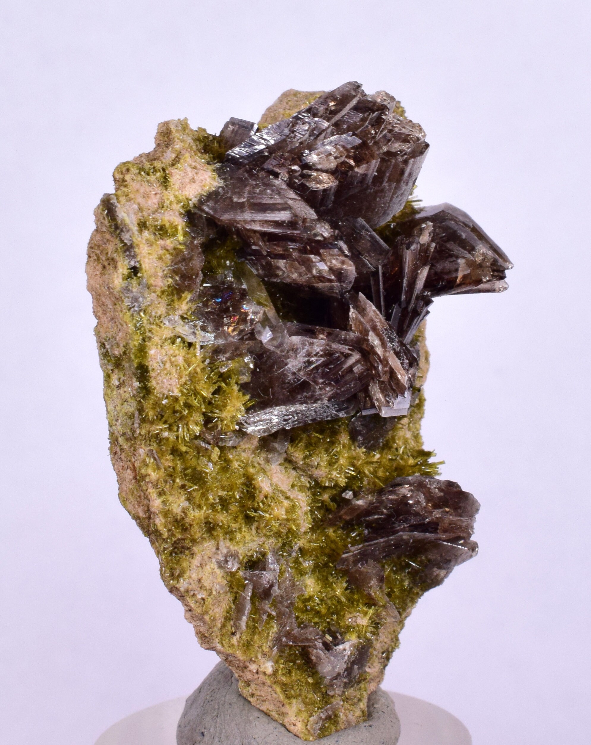 4.3cm アクシナイト クォーツ クリスタル クラスター プレナイト