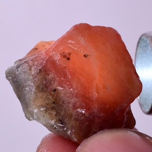 8.9grams GEM RED RHODOCHROSITE Rough Ortiz Peru Gemstones Mineral Specimen R592