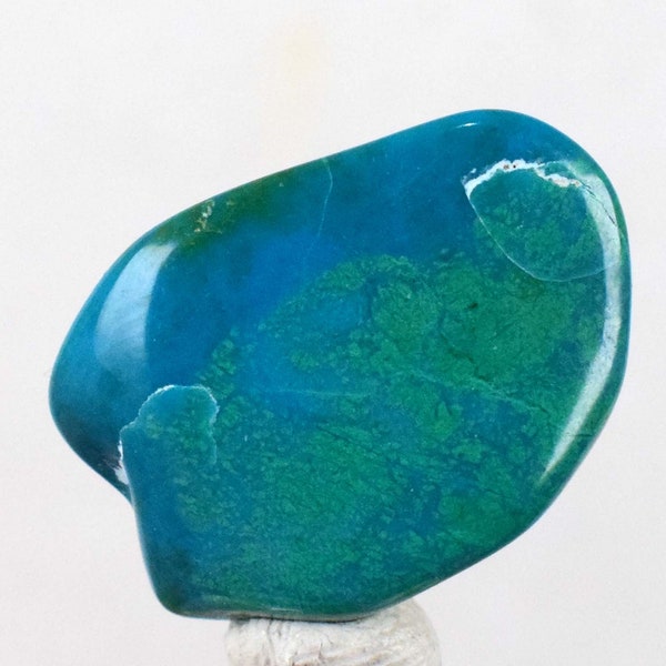 8.5cts GEM SILICA CHRYSOCOLLA tumbled chalcedony peru emerald jade color b770