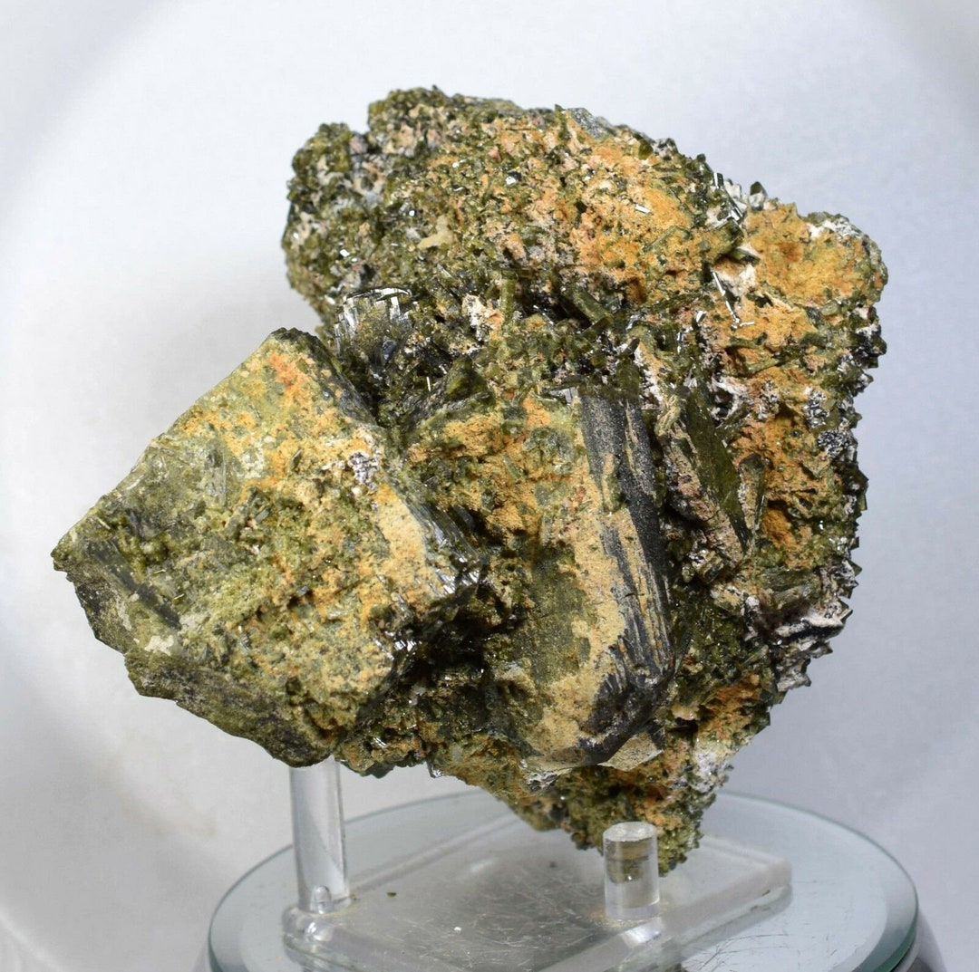 12ms PREMIUM EPIDOTE CRYSTALS Cluster Peru Green Color Mineral Specimen ...