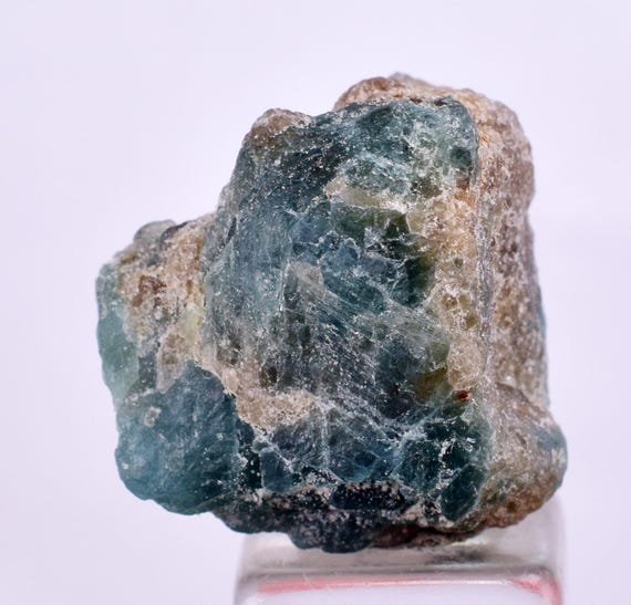 Pierre Précieuse Naturelle Grandidiérite Verte-bleue Madagascar 4.5mm 0.32ct