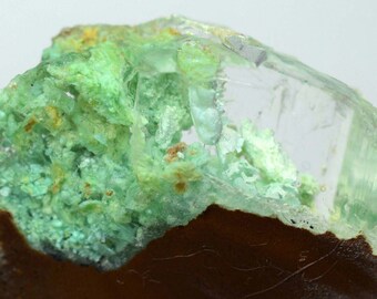 3.4cm セレナイト イン クリソコラ ユリ鉱山クォーツ マラカイト鉱物