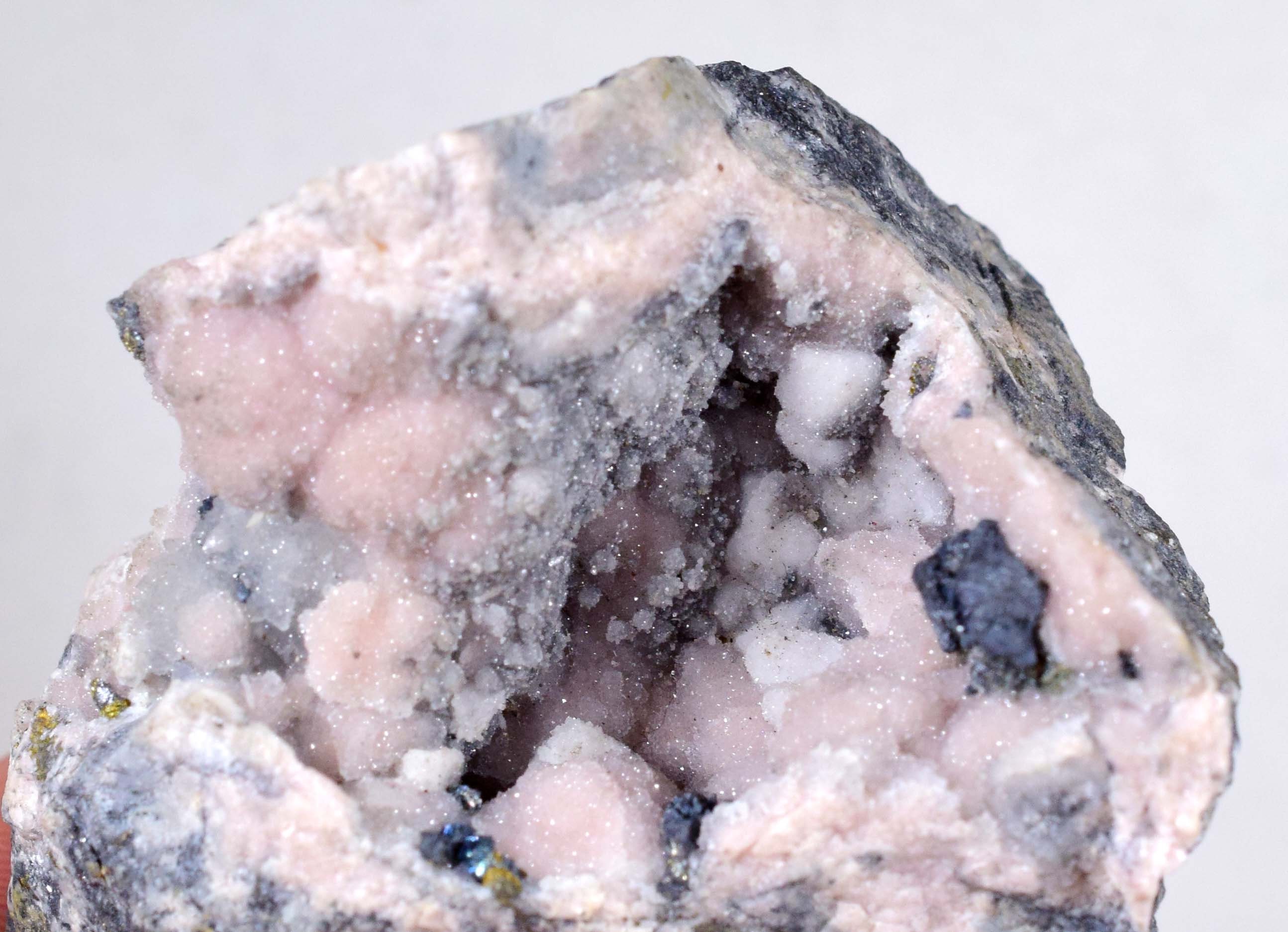 7cms PROUSTITE ルビー シルバー マンガノ方解石結晶ペルー鉱物標本