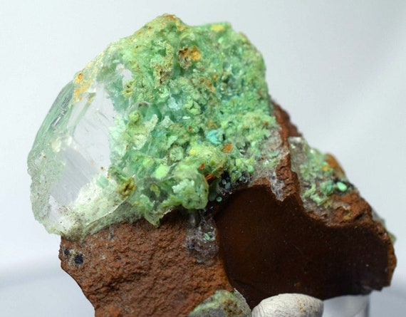 3.4cm セレナイト イン クリソコラ ユリ鉱山クォーツ マラカイト鉱物
