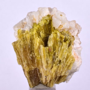 3.4cms VESUVIANITE CALCITE CRYSTALS Peru Pampa Blanca Mine Specimen C976
