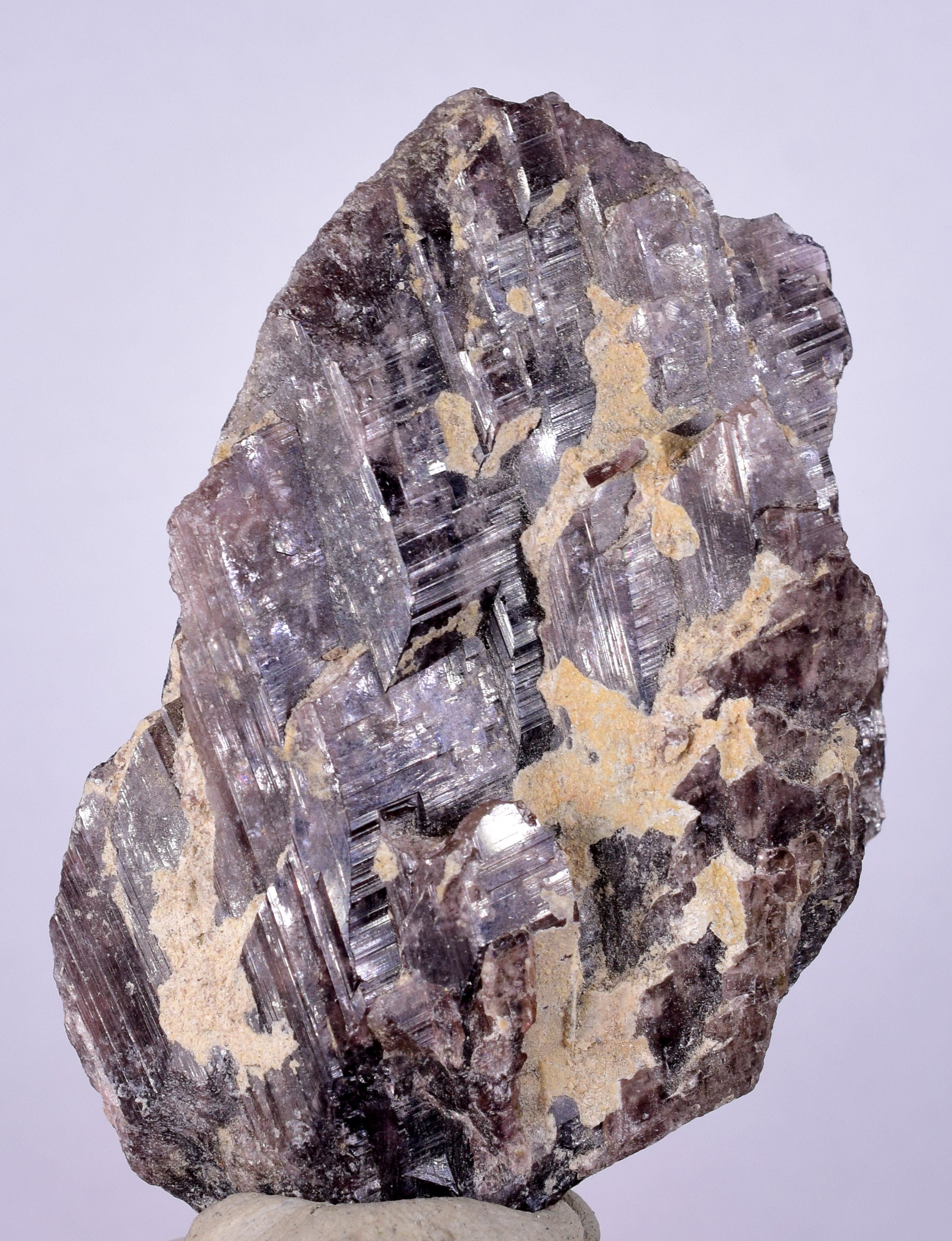 アキシナイト ペルー産 鉱物標本 アキシナイト ペルー産 鉱物標本