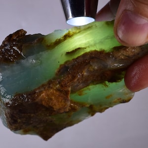 9.9grs BLUE OPAL ROUGH Peru Rough Scenic Quality Translucent Jewelry O705