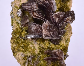 4.3cm アクシナイト クォーツ クリスタル クラスター プレナイト