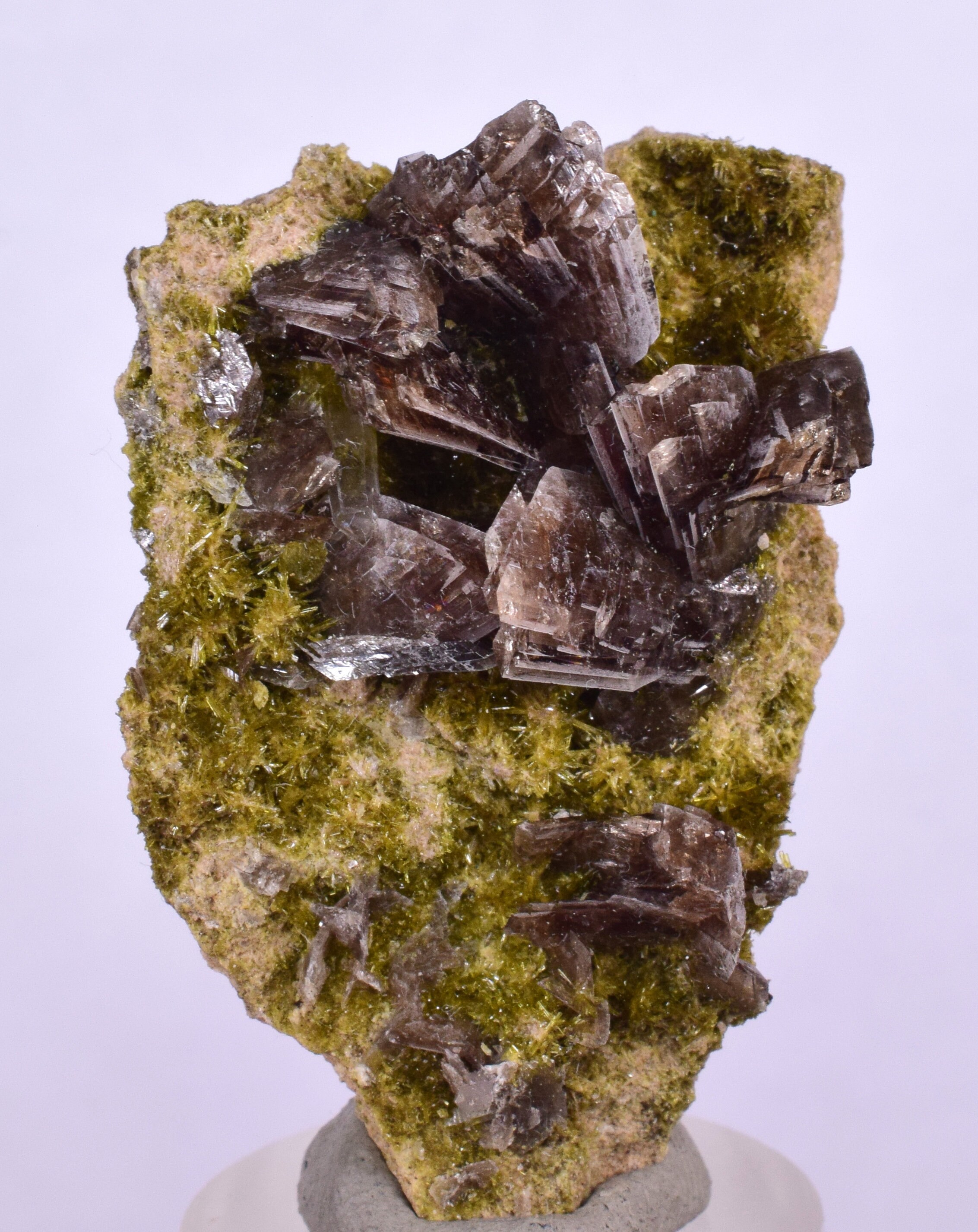 4.3cm アクシナイト クォーツ クリスタル クラスター プレナイト