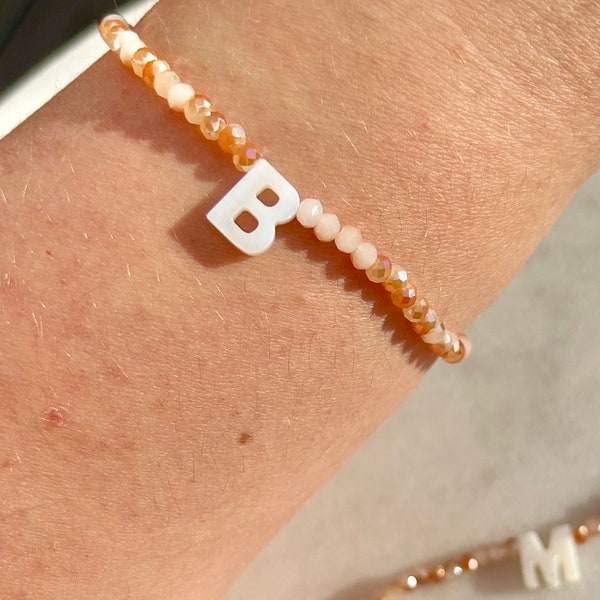 Beaded Initial armband met parel letter