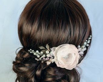 Ivory White Floral Bridal hair comb Wedding hair Flower Headpiece Ivory Bridal hair Flower comb Wedding headpiece Floral hair Accessories