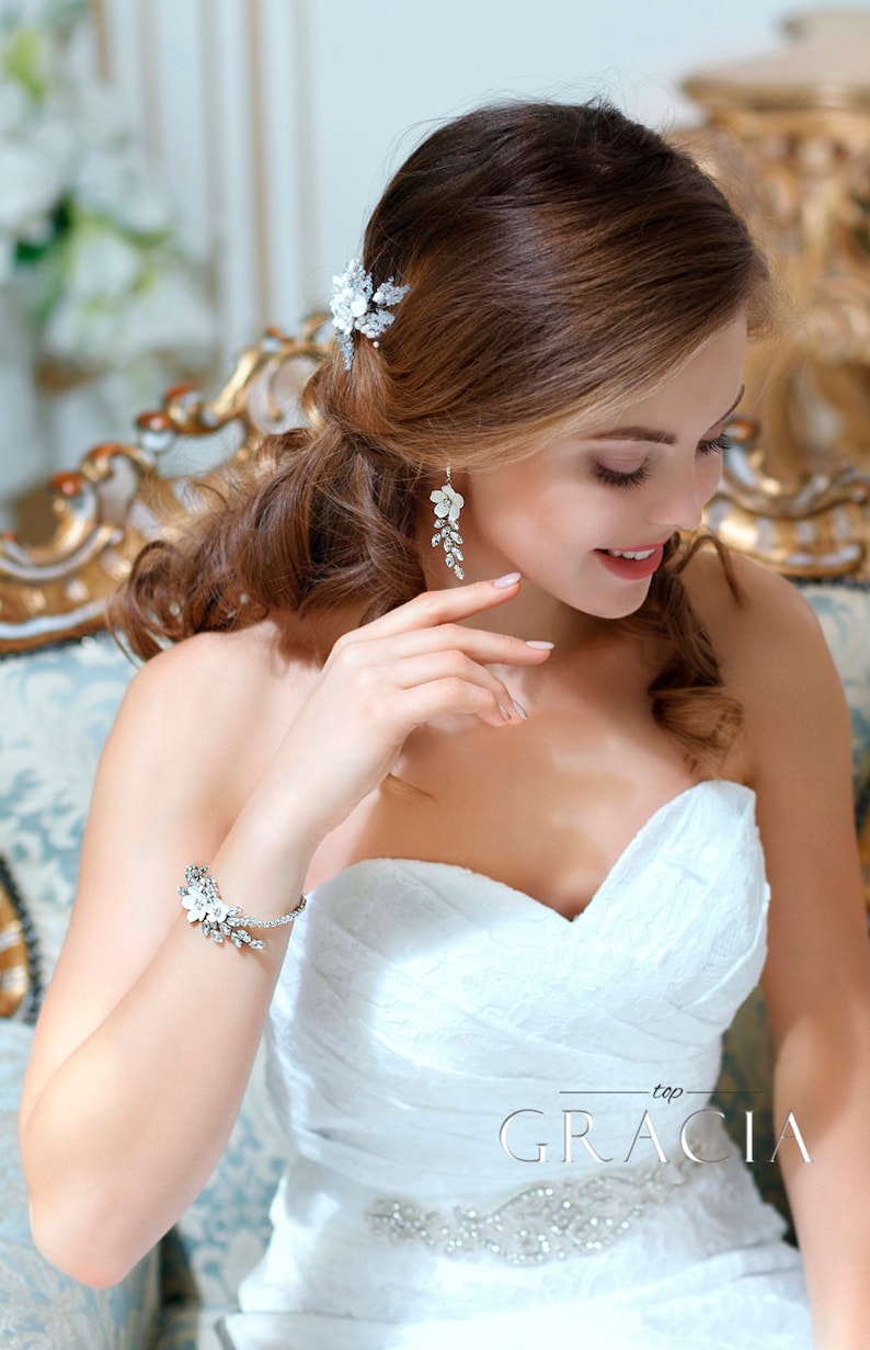 Brautschmuck-Set Hochzeitsschmuck-Set Kristall-Ohrringe Weiße Blumen-Schmuck-Set Braut-Ohrringe Braut-Armband Kristall-Ohrringe Bild 3