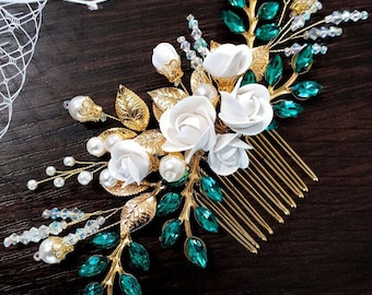 Emerald bridal hair comb Green crystal hair comb Green rhinestone hair comb Emerald Green hair comb wedding hair comb Green rhinestone clip